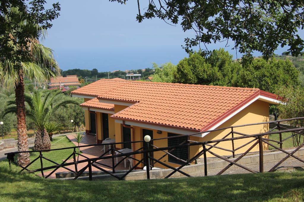 Borgo San Cosmo Tropea Bed & Breakfast Brattiro Екстериор снимка