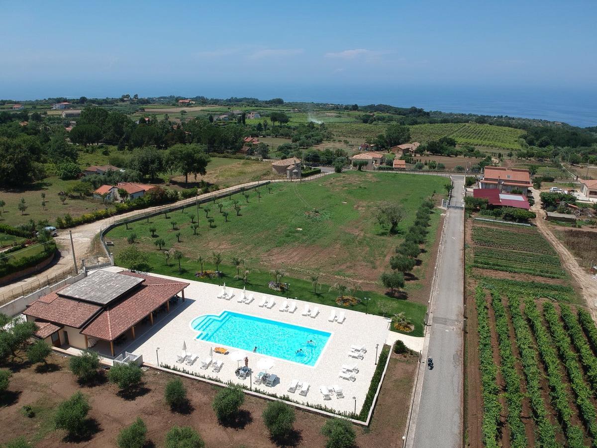 Borgo San Cosmo Tropea Bed & Breakfast Brattiro Екстериор снимка