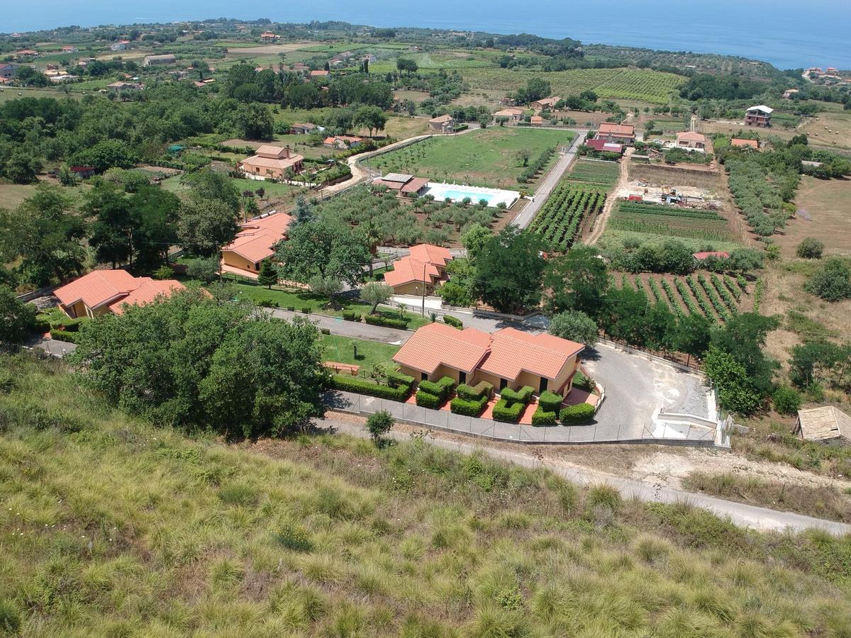 Borgo San Cosmo Tropea Bed & Breakfast Brattiro Екстериор снимка